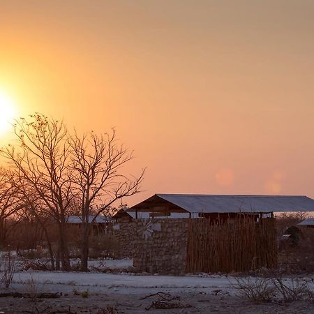 Etosha Trading Post Campsite オカウクエジョ エクステリア 写真
